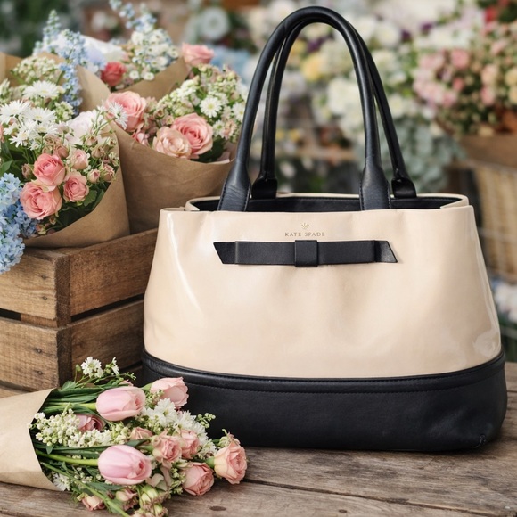 kate spade Handbags - Kate Spade  2-Toned Bow Tote circa 2013